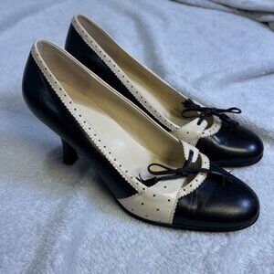 Aerosoles Black & Cream Spectator 3" Heels Toe Bow Comfort Non-skid Size 7.5